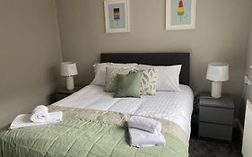 Modern 1 Bdr City Apartments By Belfast City Breaks